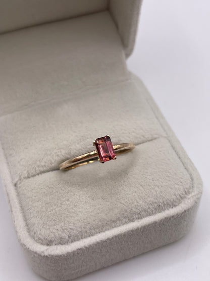 9ct gold tourmaline ring