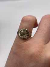 Load image into Gallery viewer, 9ct gold medallion ring
