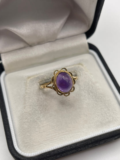 9ct gold cabochon amethyst ring
