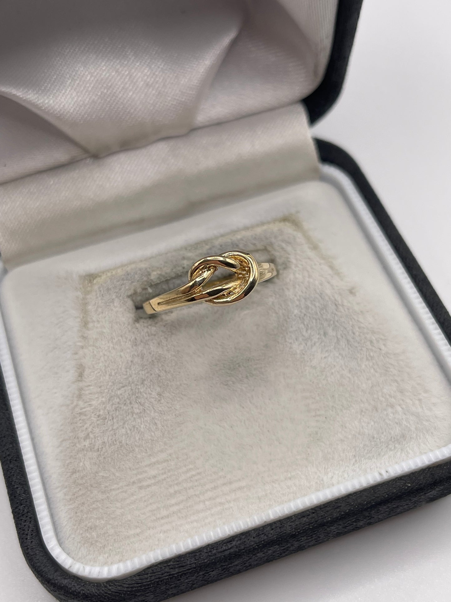 9ct gold knot ring