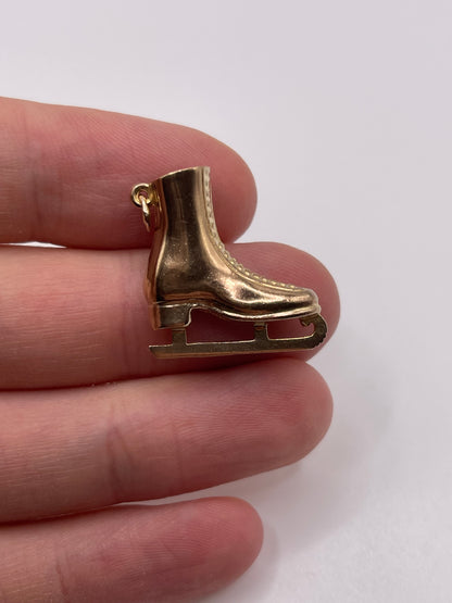 9ct gold ice skate charm