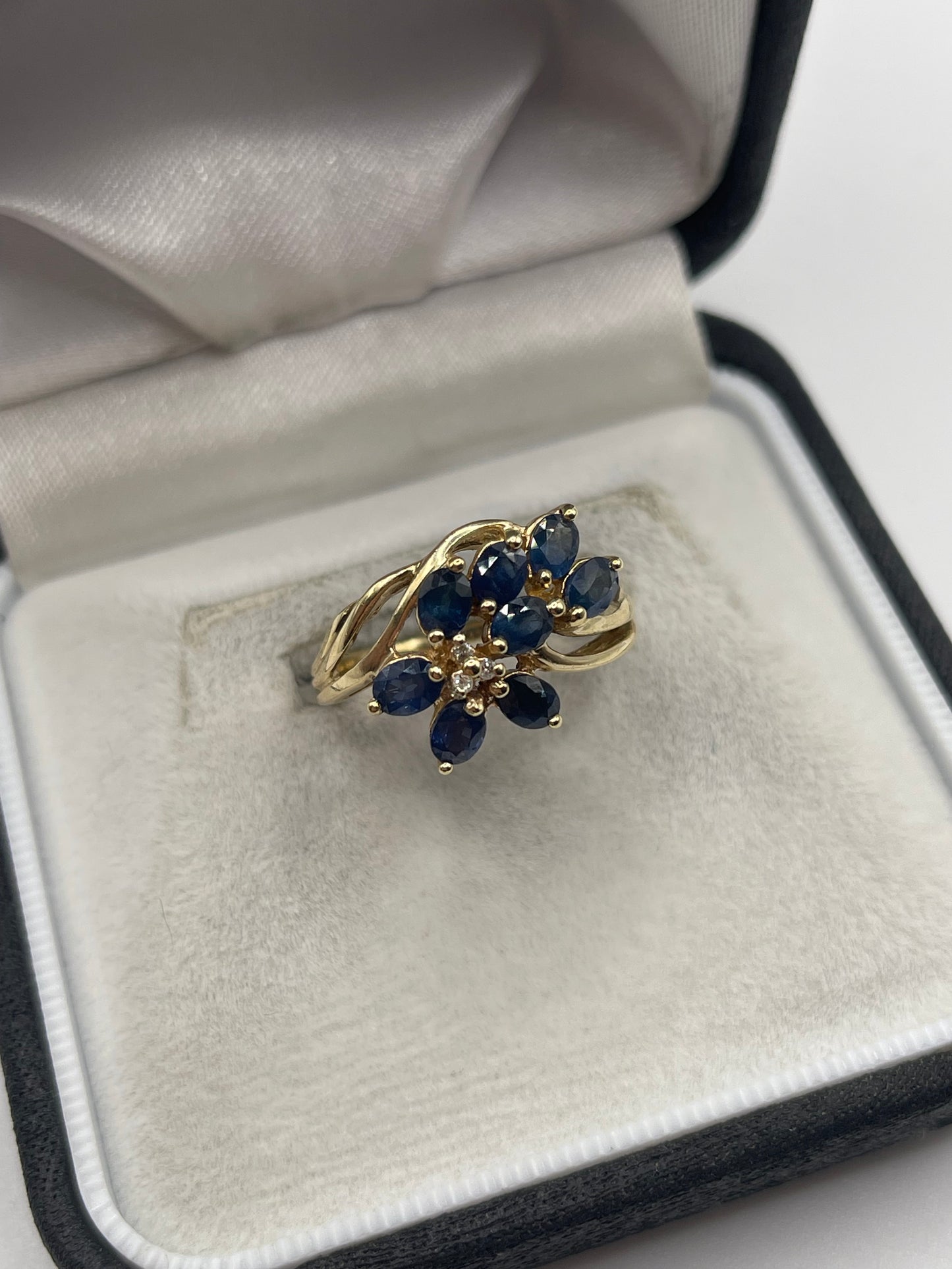 9ct gold sapphire and diamond ring