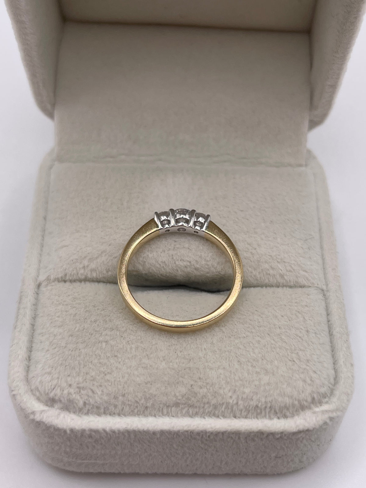 9ct gold diamond ring
