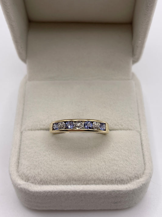 9ct gold tanzanite and diamond ring