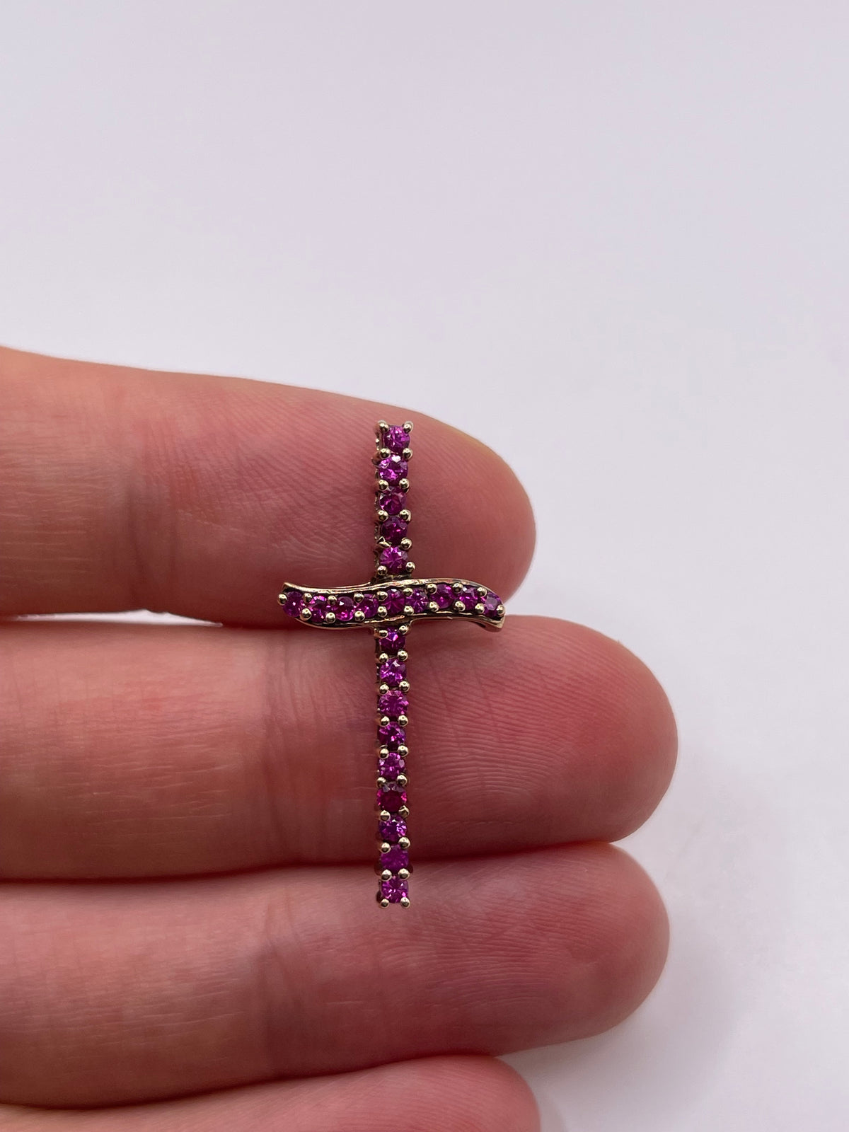9ct gold ruby cross pendant