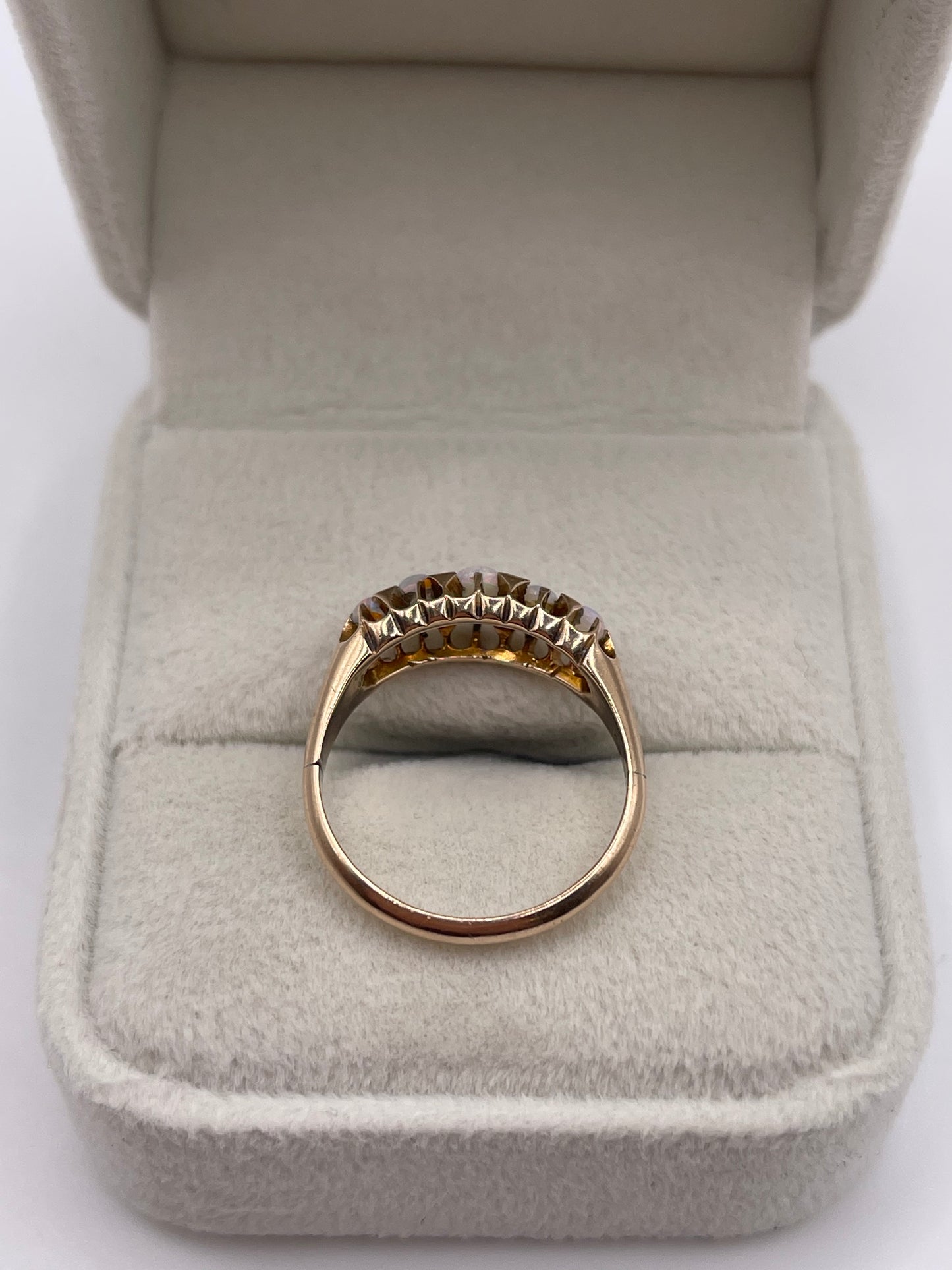 Antique 9ct rose gold opal ring