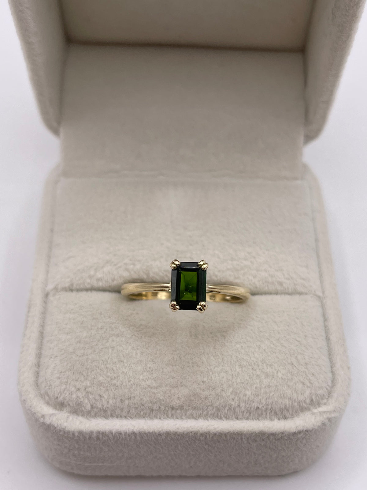 9ct gold diopside ring