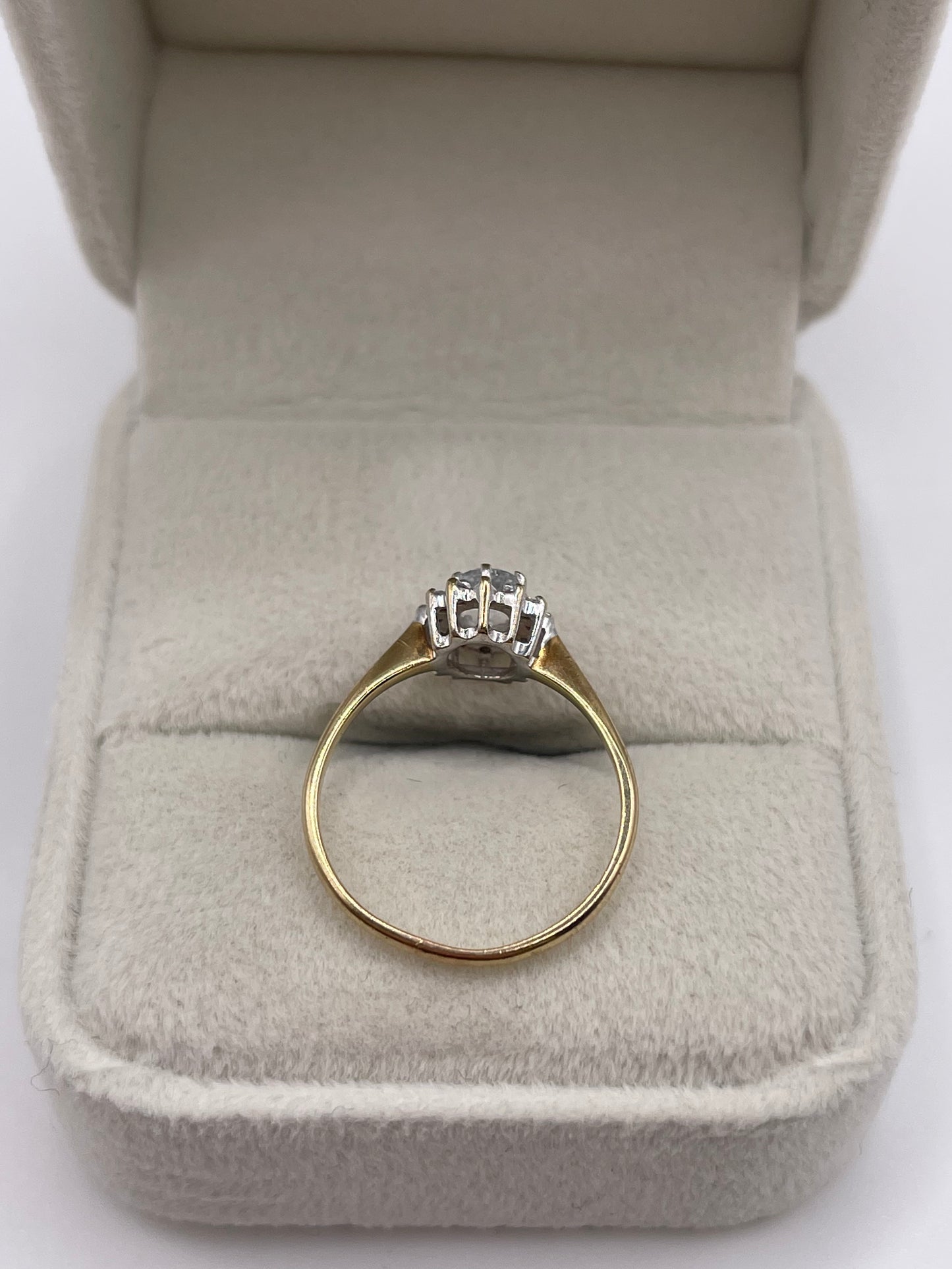 9ct gold aquamarine and diamond ring