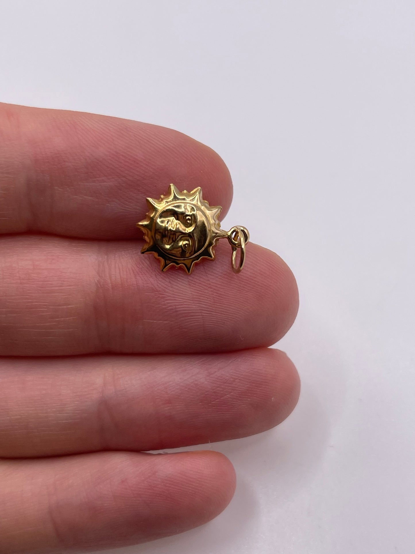 9ct gold sun charm