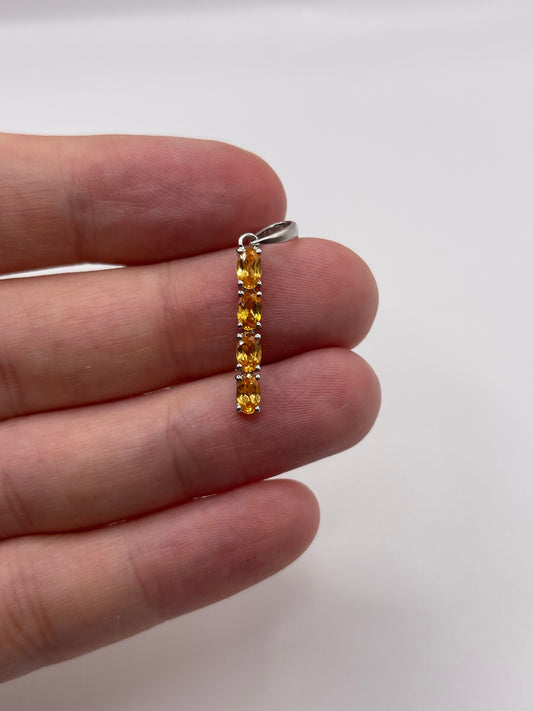9ct white gold orange sapphire pendant