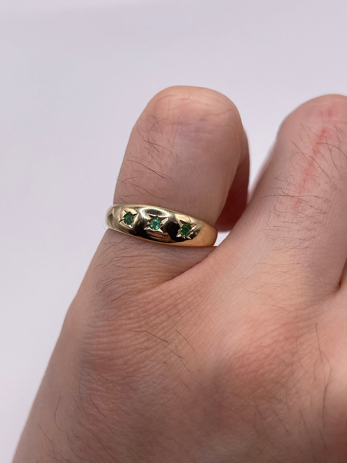 9ct gold emerald gypsy ring