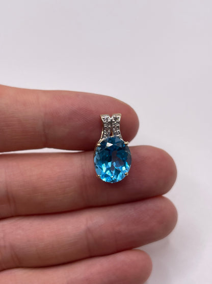 9ct gold topaz and diamond pendant