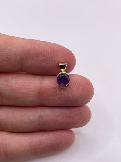 9ct gold amethyst pendant