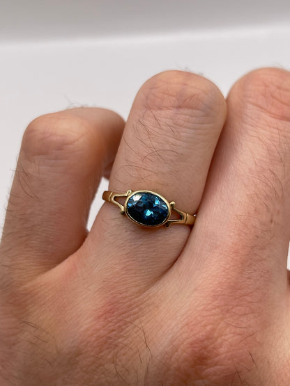 9ct gold blue topaz ring