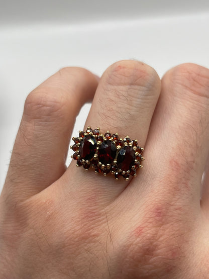 9ct gold garnet cluster ring