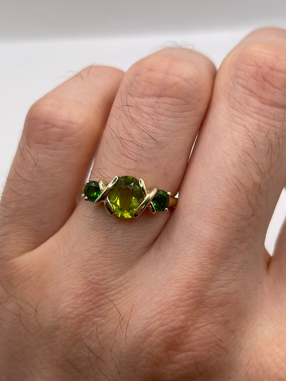 9ct gold peridot and diopside ring