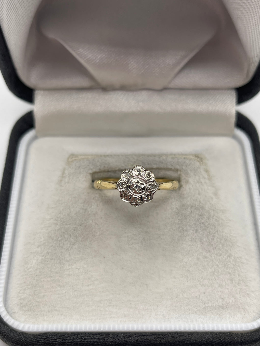 18ct gold diamond cluster ring