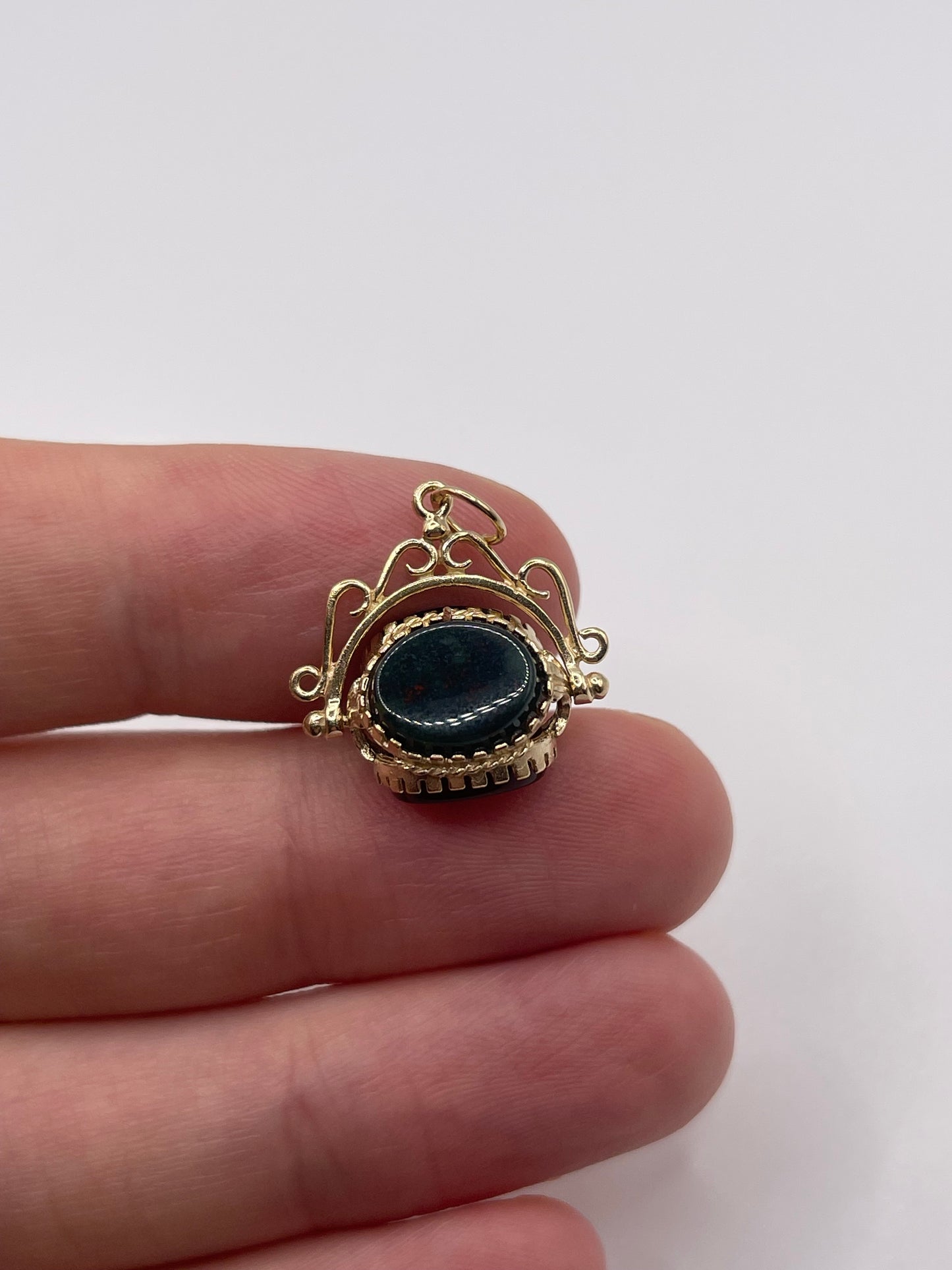 9ct gold gemstone spinning fob pendant