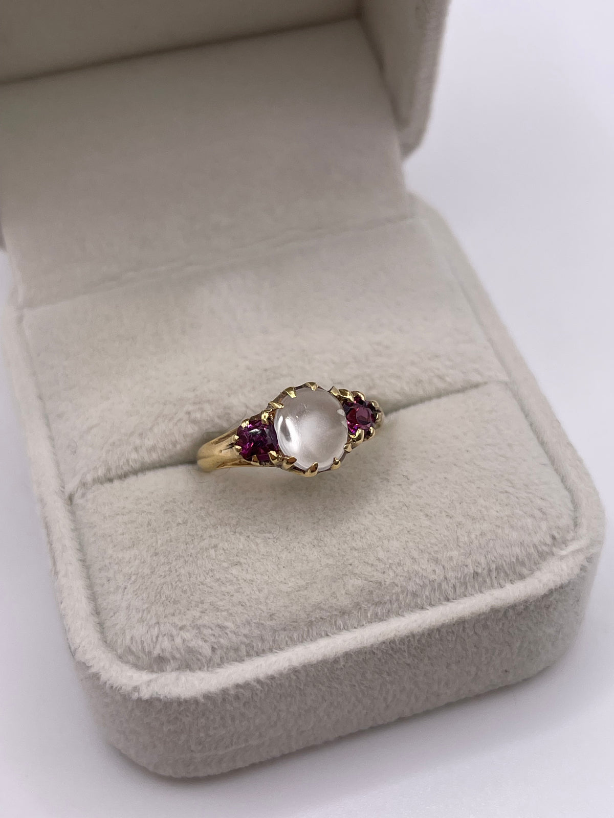 Antique 18ct gold moonstone and garnet ring