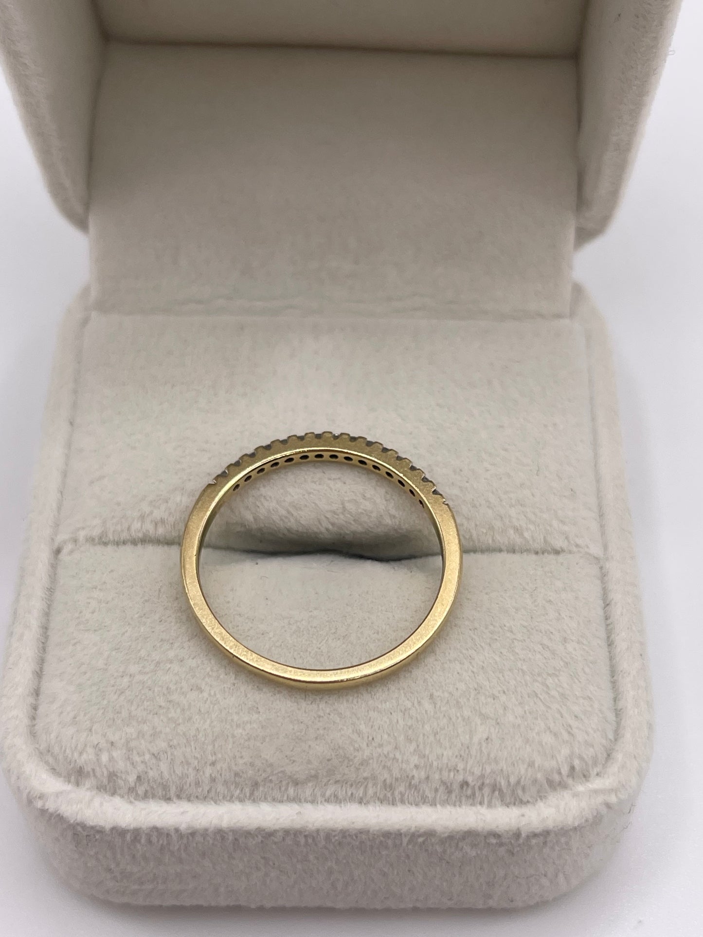 9ct gold diamond ring