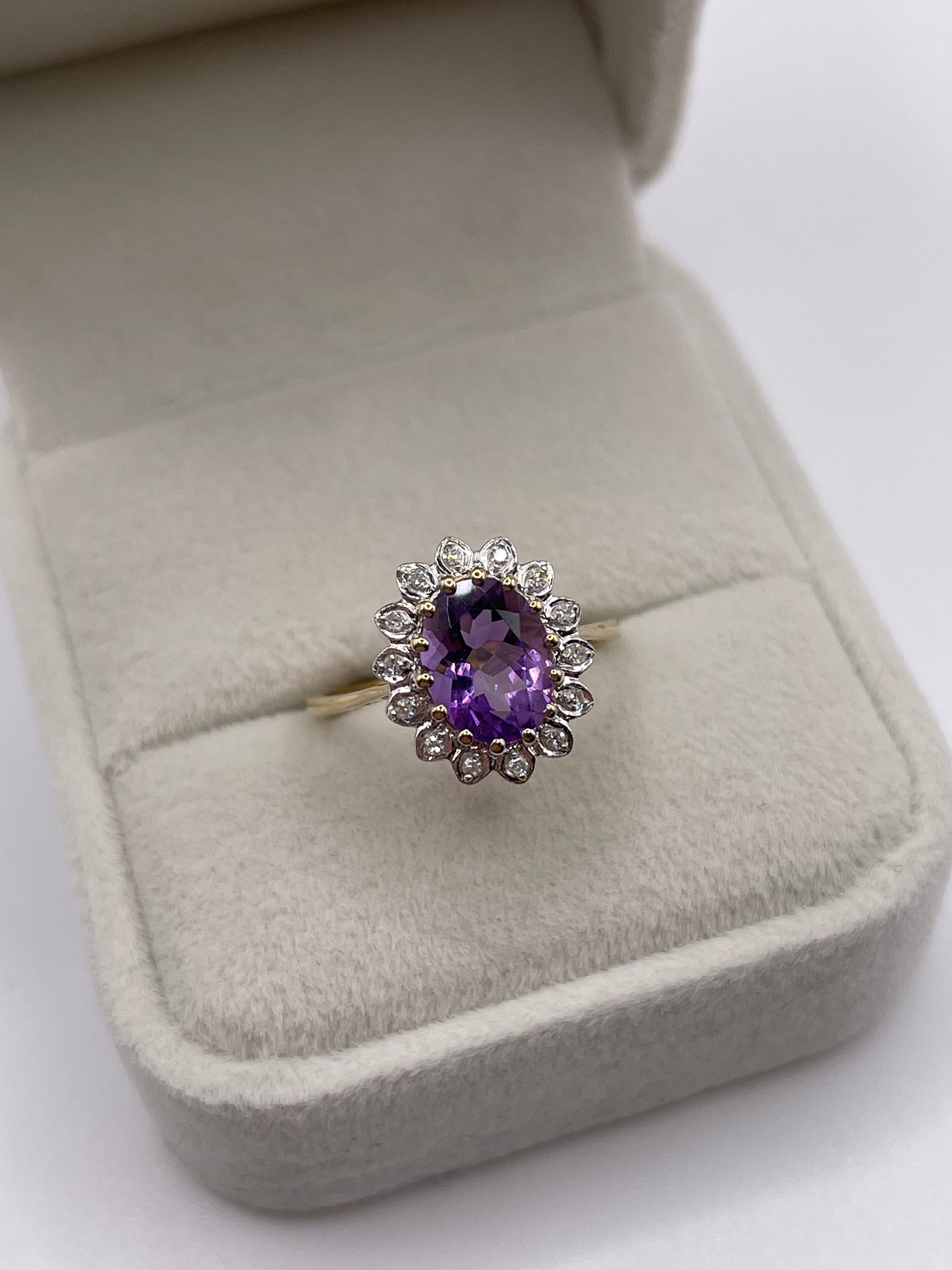 9ct gold amethyst and diamond ring