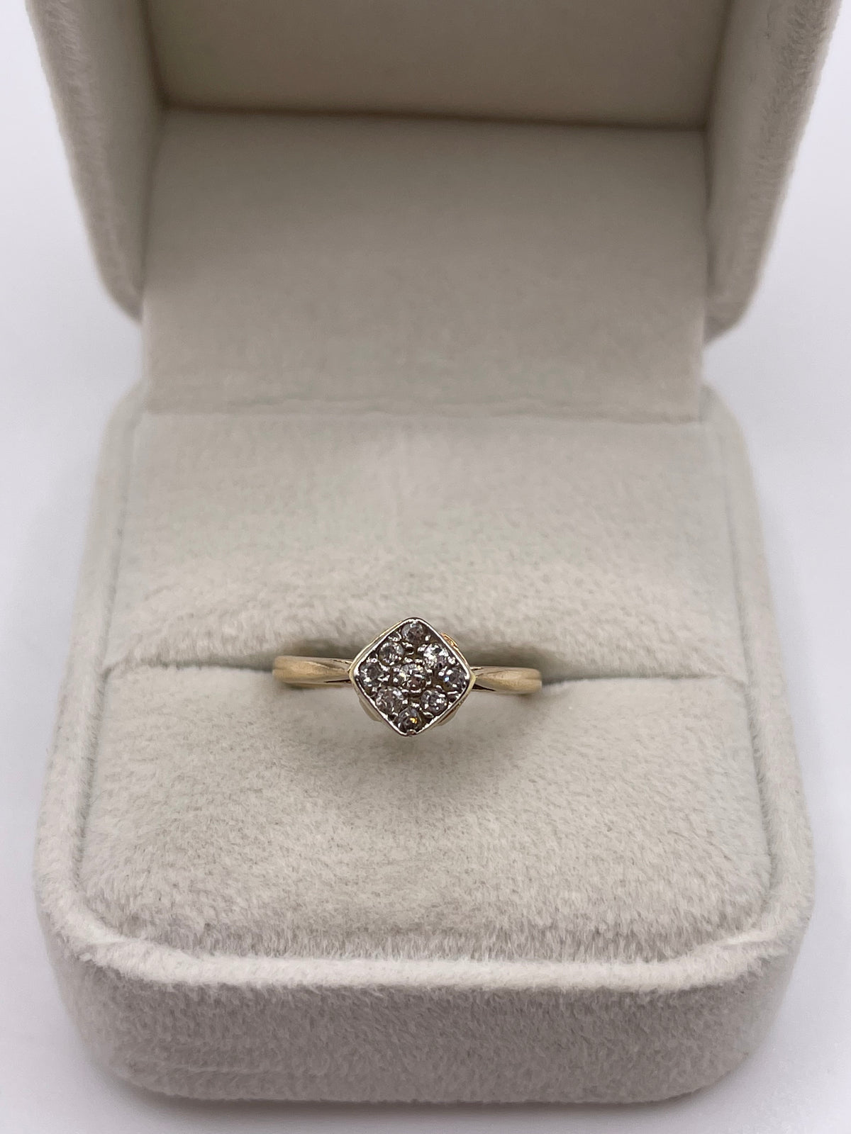 9ct gold diamond cluster ring