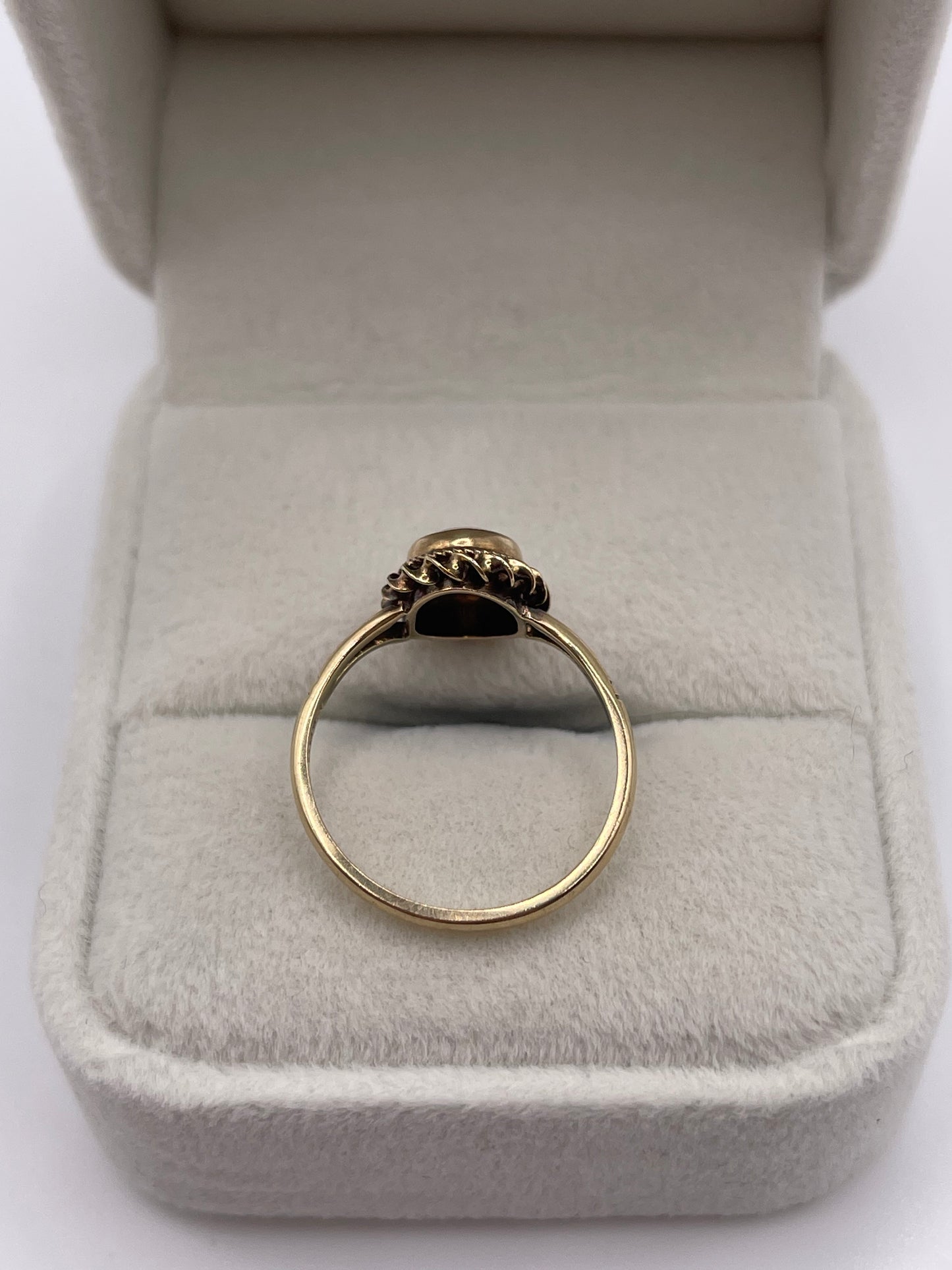 9ct gold opal ring
