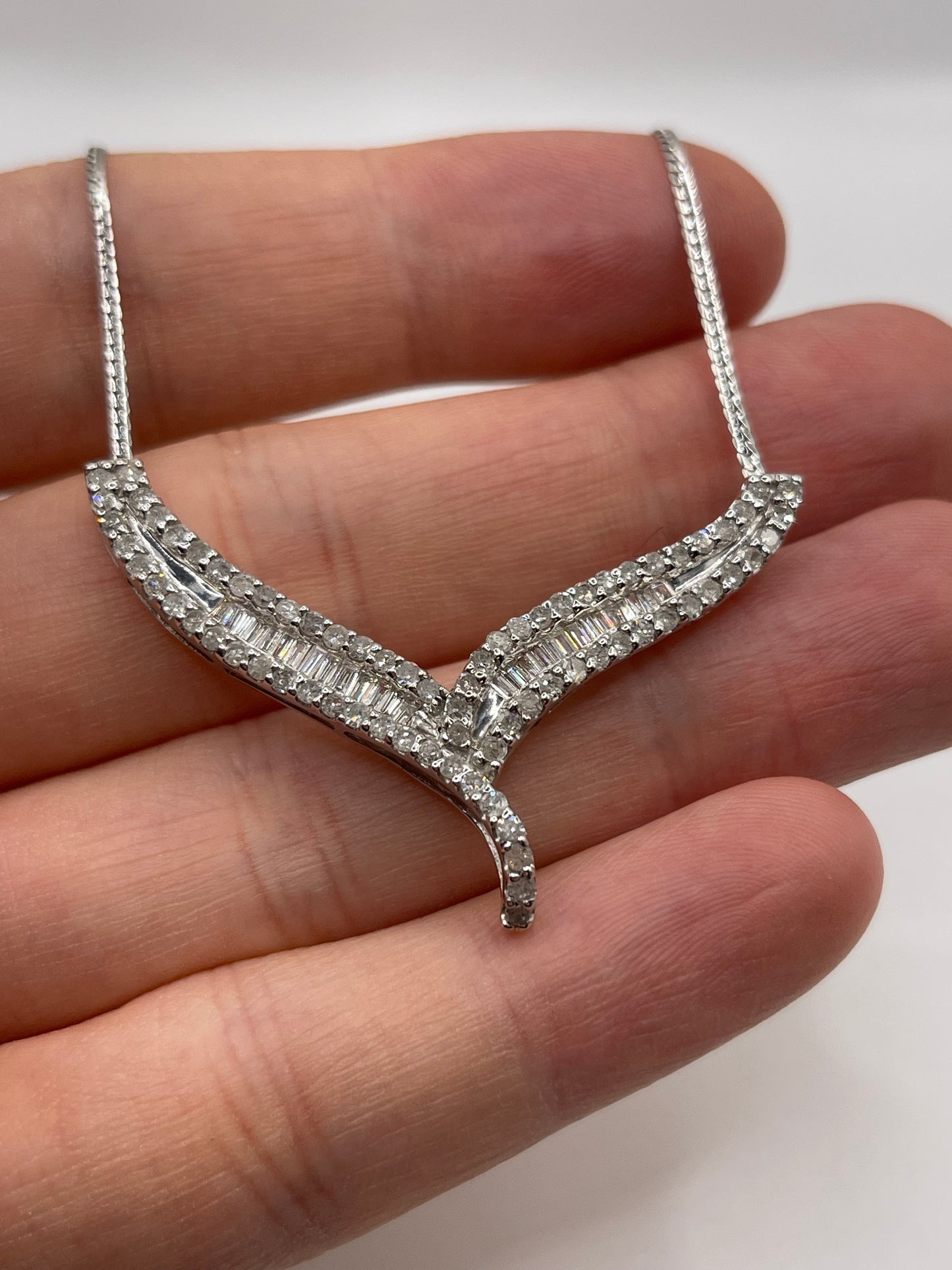 9ct white gold diamond necklace