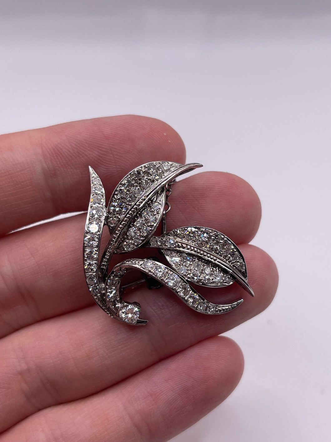 18ct white gold diamond brooch