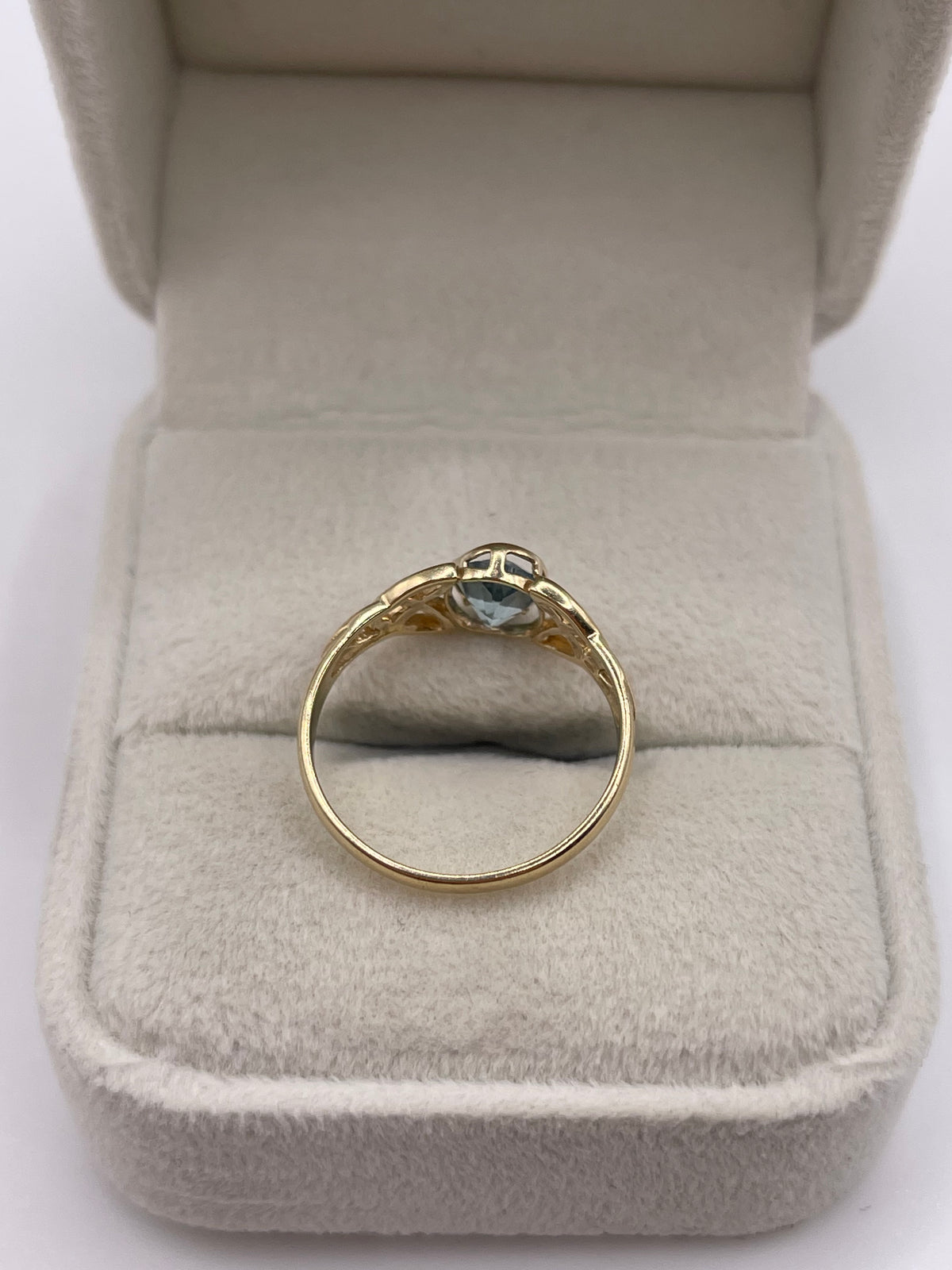 9ct gold topaz ring