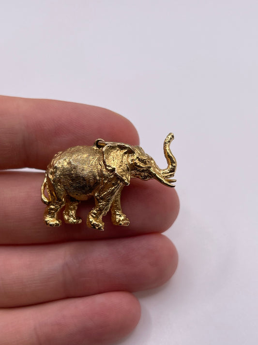 9ct gold elephant charm