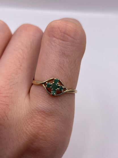 9ct gold emerald cluster ring
