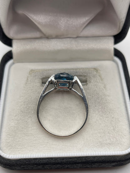 9ct white gold topaz and diamond ring