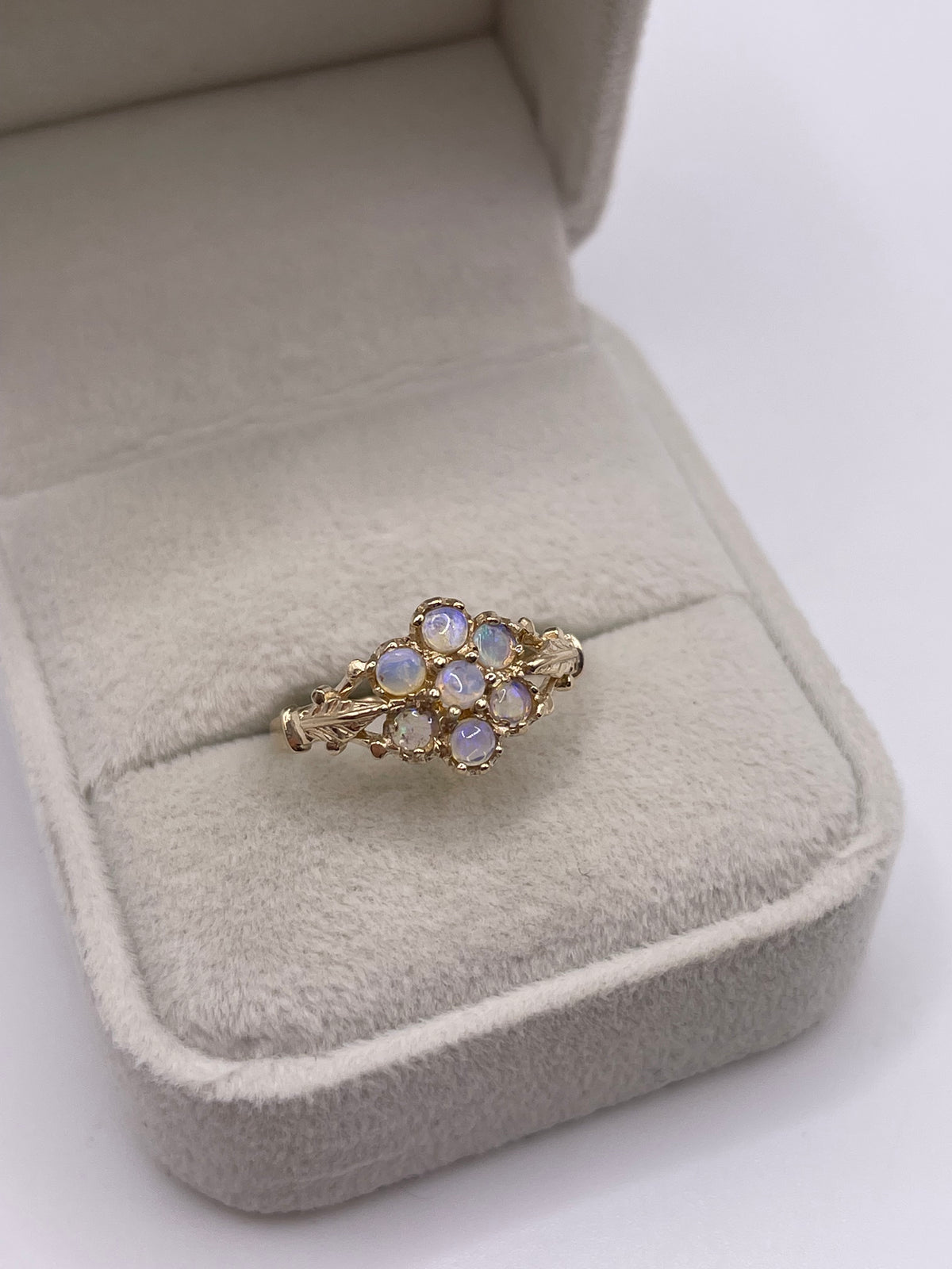 9ct gold opal cluster ring