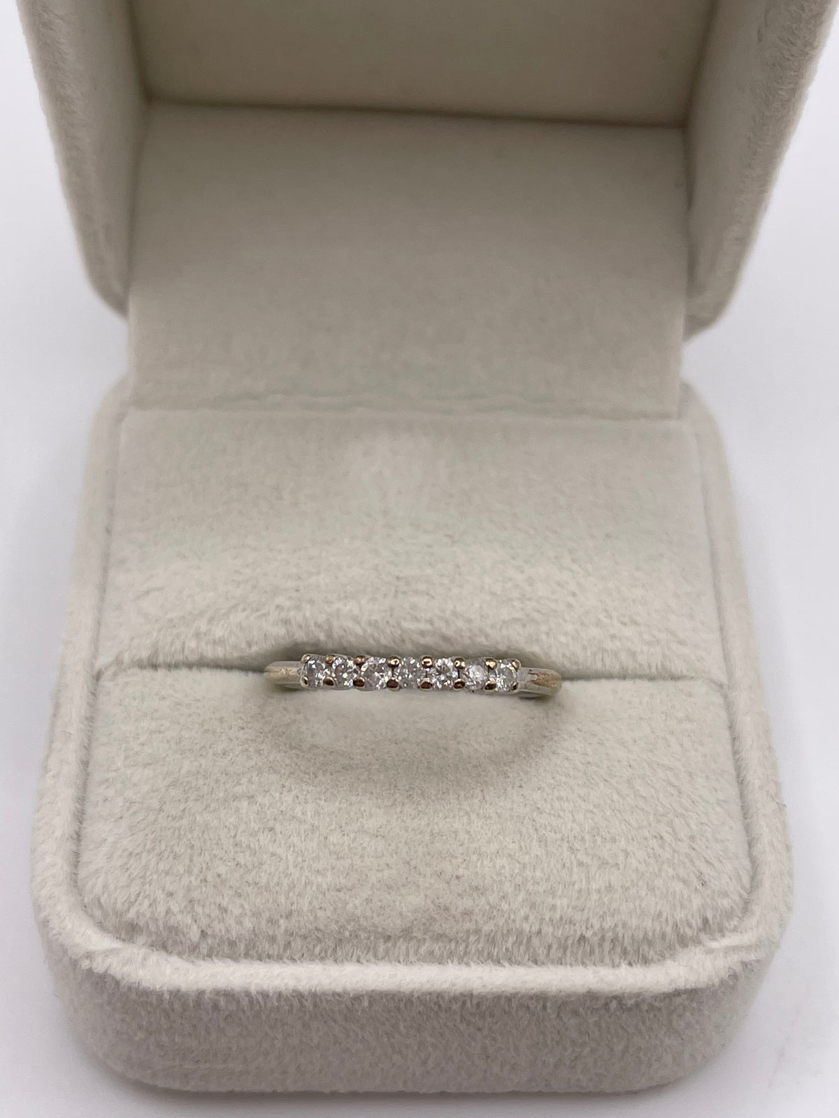 9ct white gold diamond ring