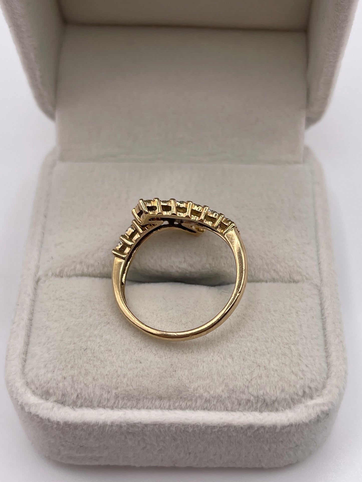 9ct gold diamond ring