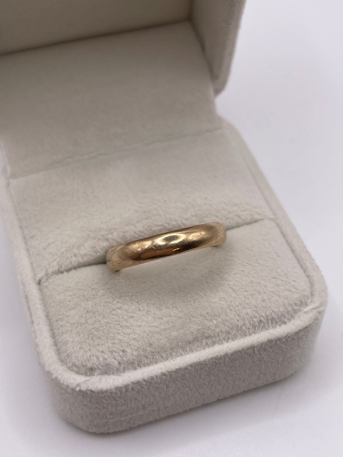 9ct gold band