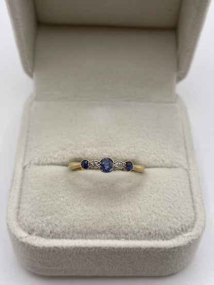 18ct gold sapphire and diamond ring