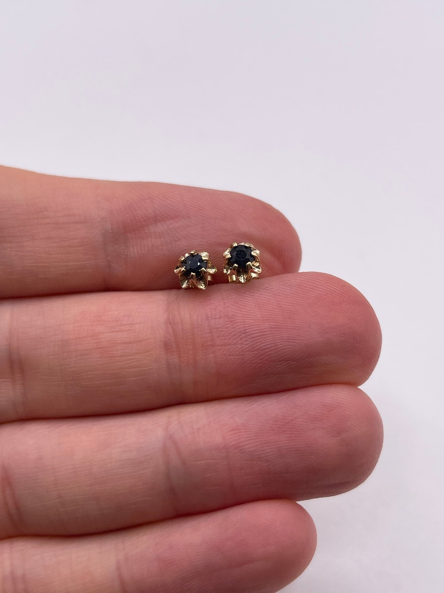 9ct gold sapphire earrings