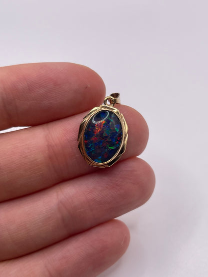9ct gold black opal triplet pendant