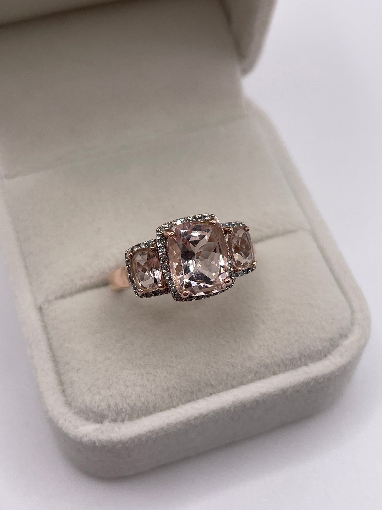 9ct rose gold morganite and diamond ring