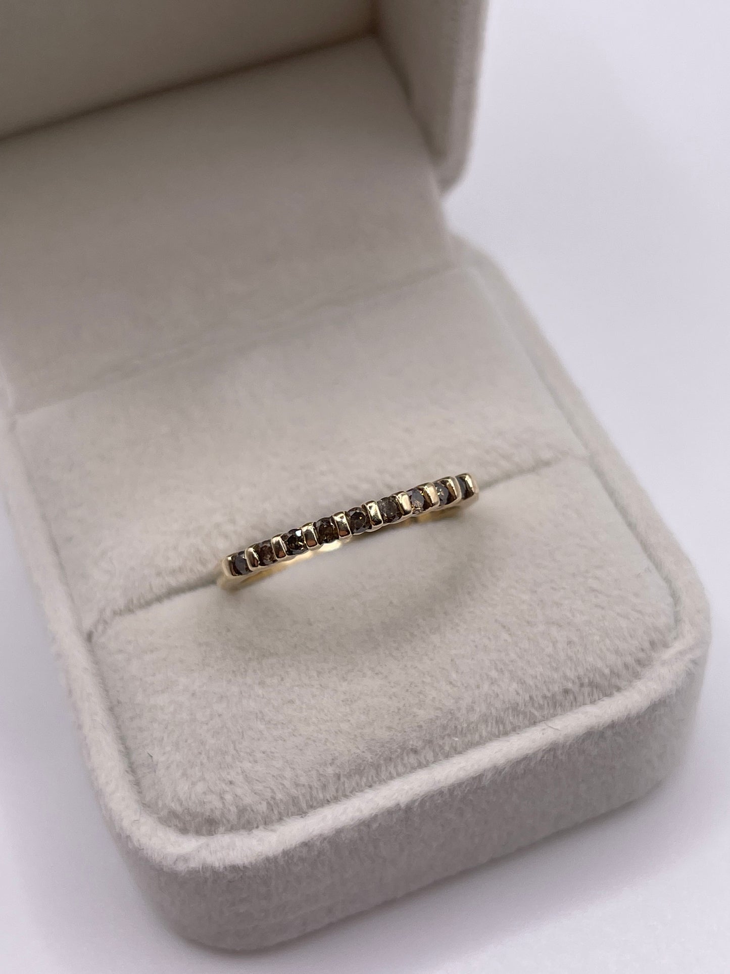 9ct gold diamond ring