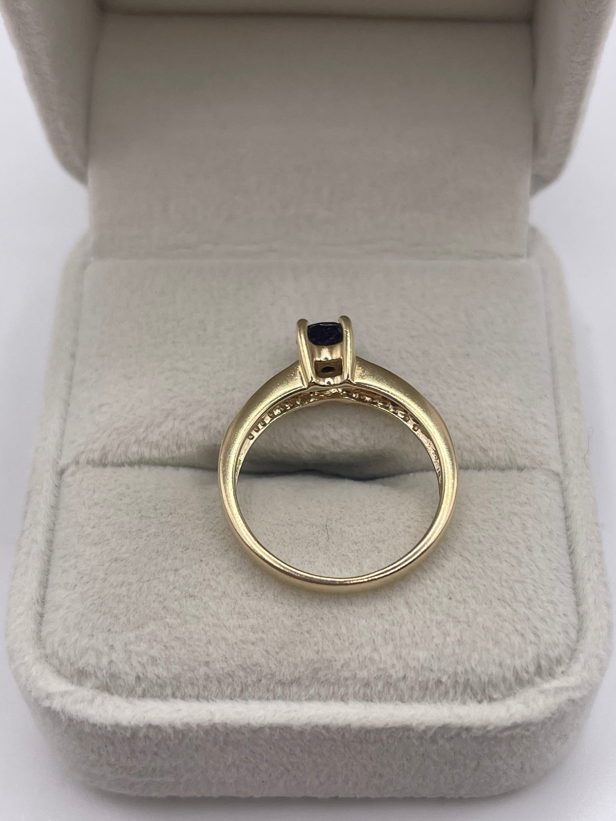 9ct gold iolite ring