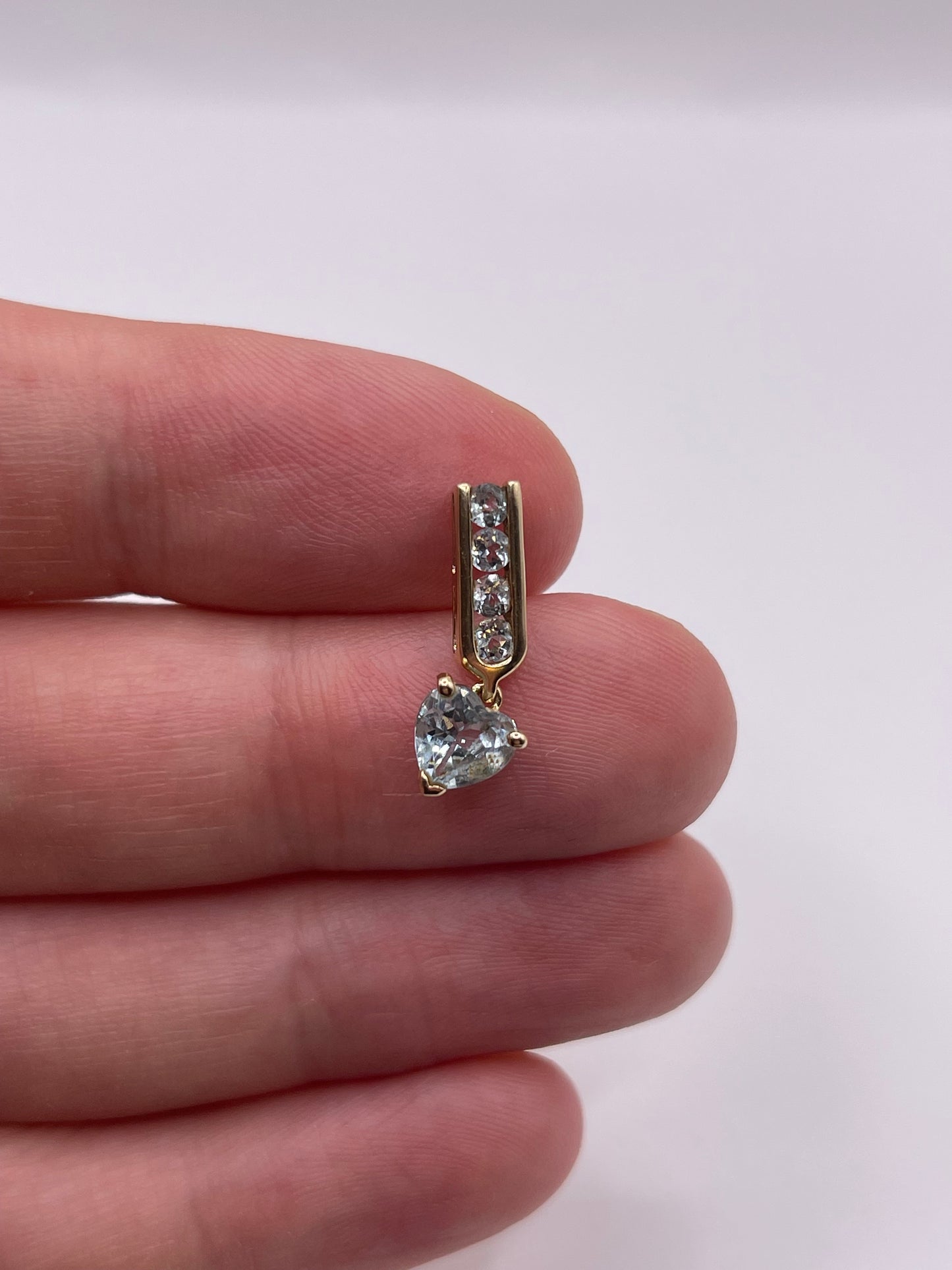 9ct gold topaz pendant