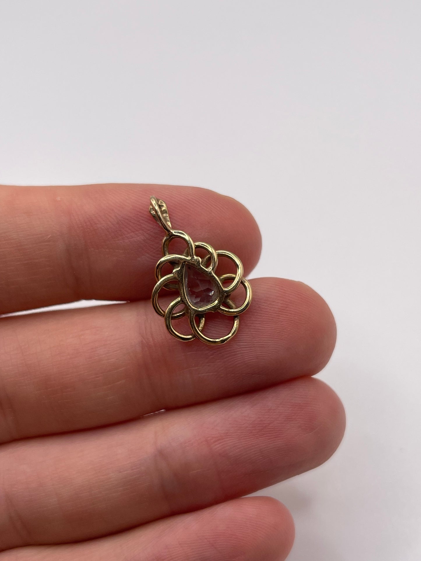 9ct gold topaz pendant