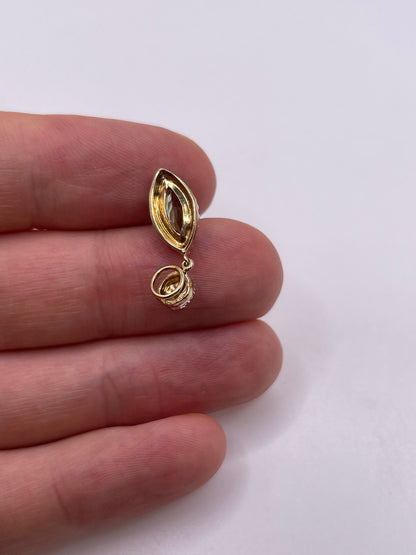 9ct gold peridot and diamond pendant