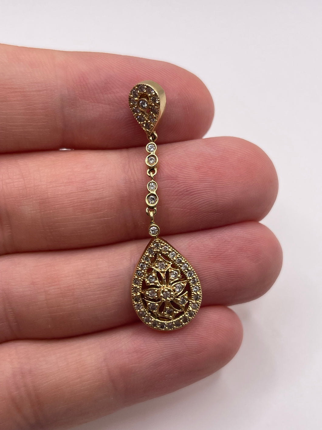 14ct gold diamond pendant