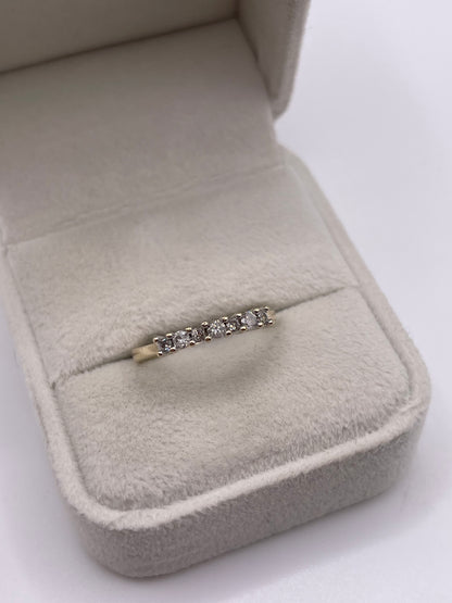 9ct gold diamond ring