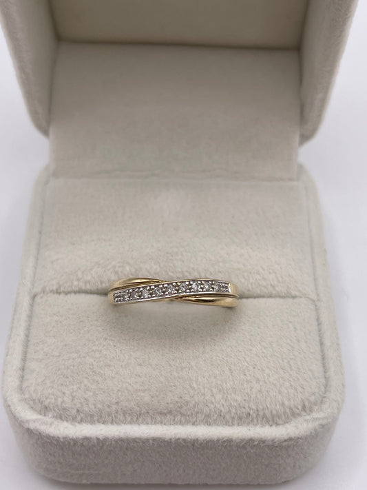 9ct gold diamond ring