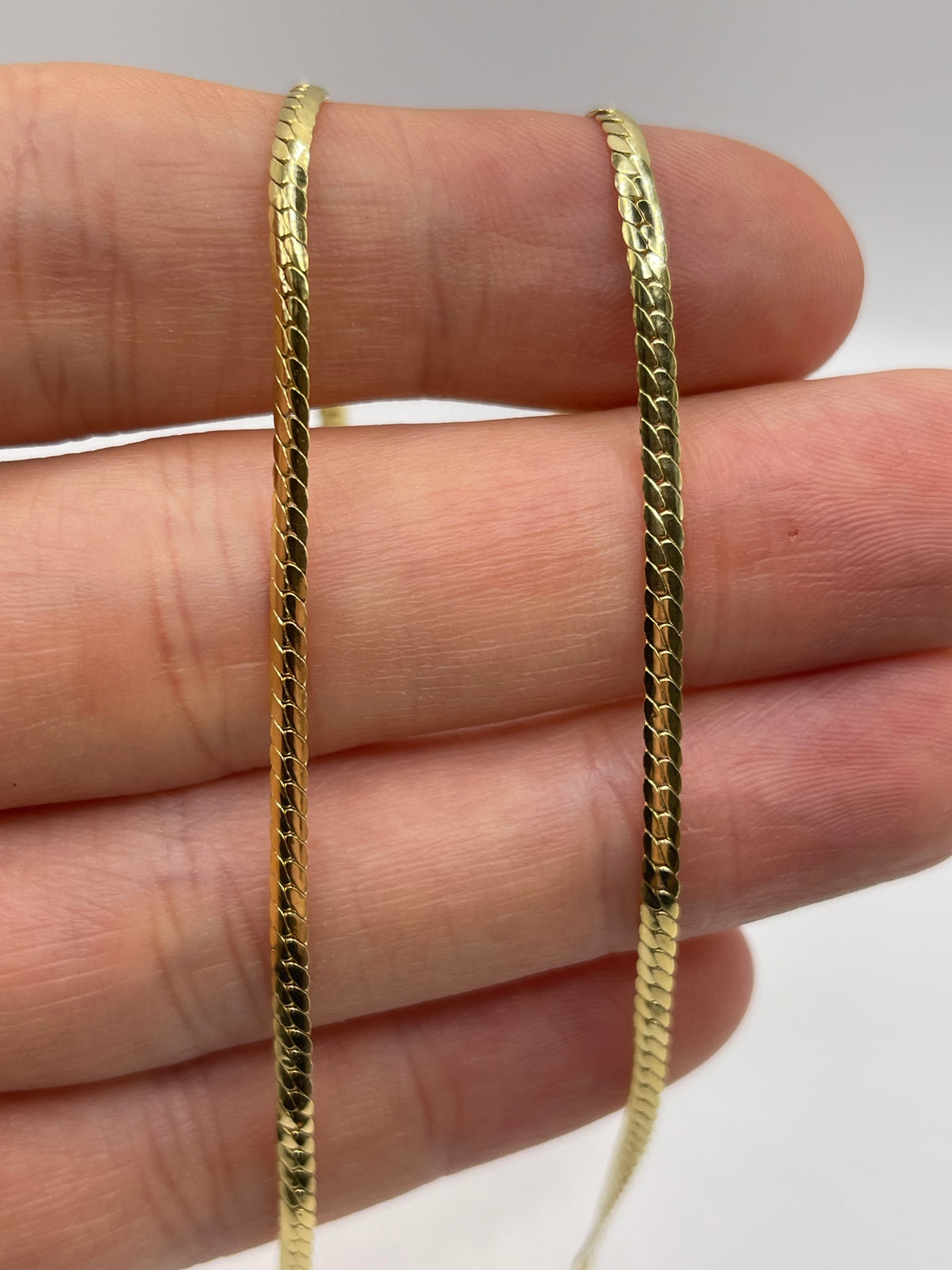 18ct gold chain 545